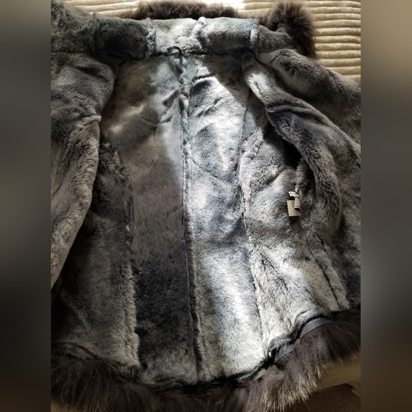 Sheepskin Shearling And Fox Fur Coat - Picture 6 of 10